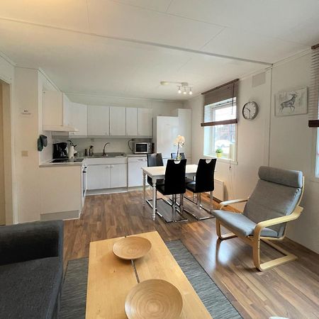 Lassiebyn 10 Entire Apartment With Parking & Kitchen Branäs Eksteriør billede